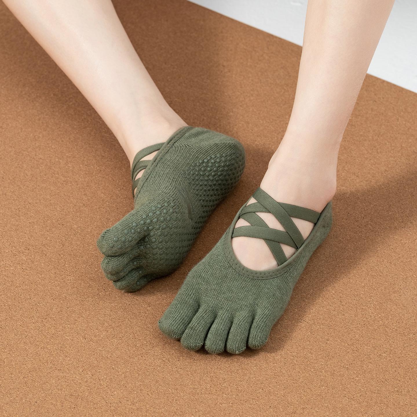 

Women s Anti-Slip Five-Toe Yoga Socks - Sweat-Absorbent, Backless Design for Pilates and Fitness, Suitable for All Seasons One Size (35-39)