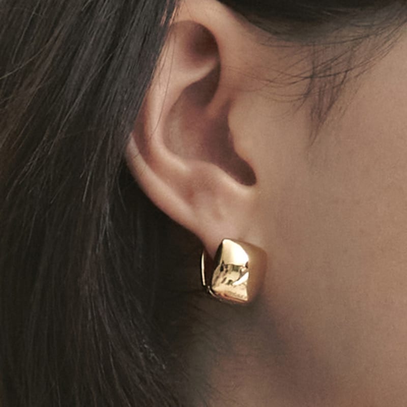 hyeres-lor H Edition (Y) Castanets Square Earrings HL6E42600YBXXX