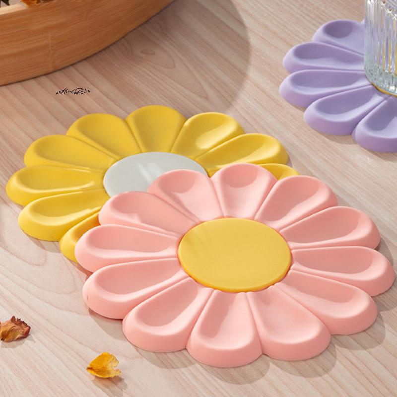 Flower Pattern Heat Resistant Silicone Mat - Non-Slip Drink Cup Coasters Pot Holder Table Placemat Kitchen Accessory