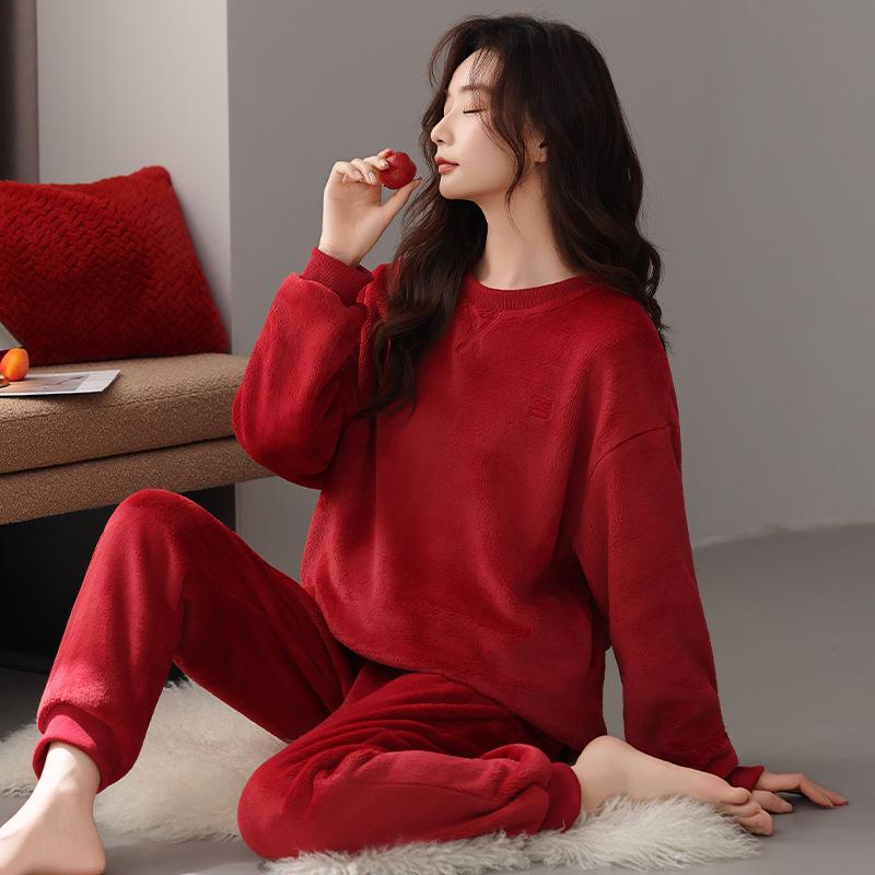 Autumn and winter flannel pajamas women's loose and simple round neck coral fleece loungewear set winter warm thickened and velvet