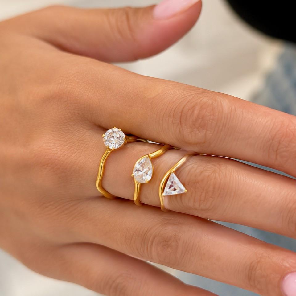 18K Gold Plated S-Shaped Stainless Steel Zirconia Water Drop Ring