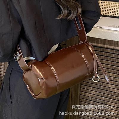 Retro Small Bag Women's Bag Niche 2025 New Trendy Summer Versatile Single Shoulder Underarm Messenger Bag Popular Cylinder Bag