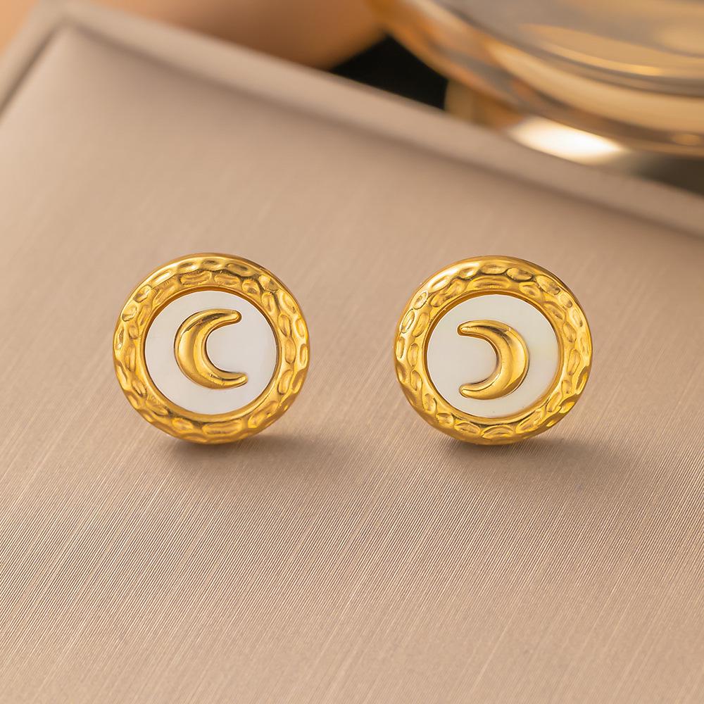 Stainless Steel French Retro Pearl Pendant Earrings: Color-Retaining, Sleep-Friendly.