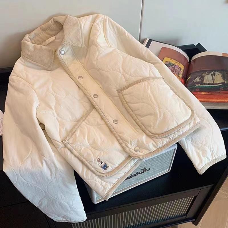 

Женская хлопковая куртка с вышитым медведем и ромбами S белый