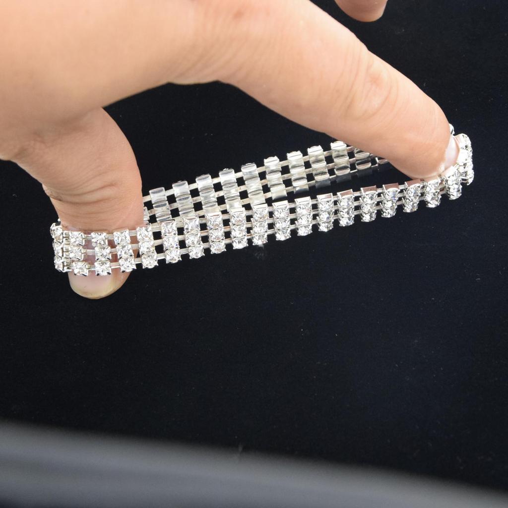 Popular Silver-Plated Crystal Bridal Choker Necklace Set: Perfect for Wedding Photography, Four-Piece Jewelry Collection