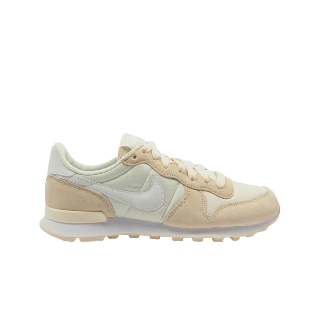 (w) Nike Internationalist Pale Ivory Summit White