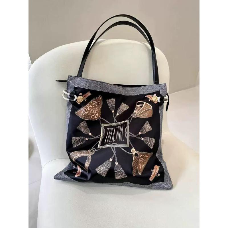 

Niche Retro Satin Printed Silk Scarf Bag Fashionable Large Capacity Tote Bag Portable Shoulder Bag Tide