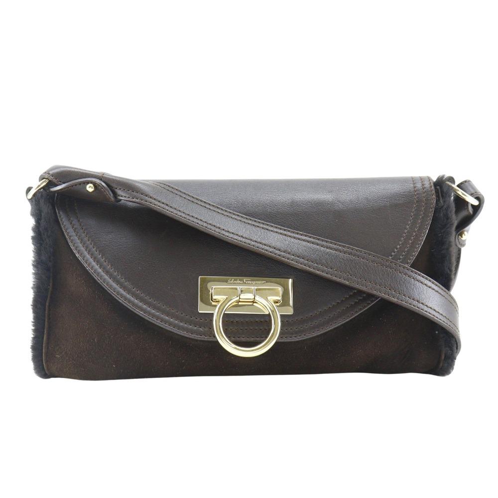 

Salvatore Ferragamo Gancini Shoulder Bag EZ-21 4887 One Belt Brown Mouton Women Used