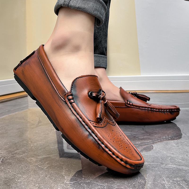 Retro Oil Top Casual Leather Shoes Retro Men Loafers Slip On Formal Moccasins Soft Leather Driving Shoes Lightweight Boat Shoes