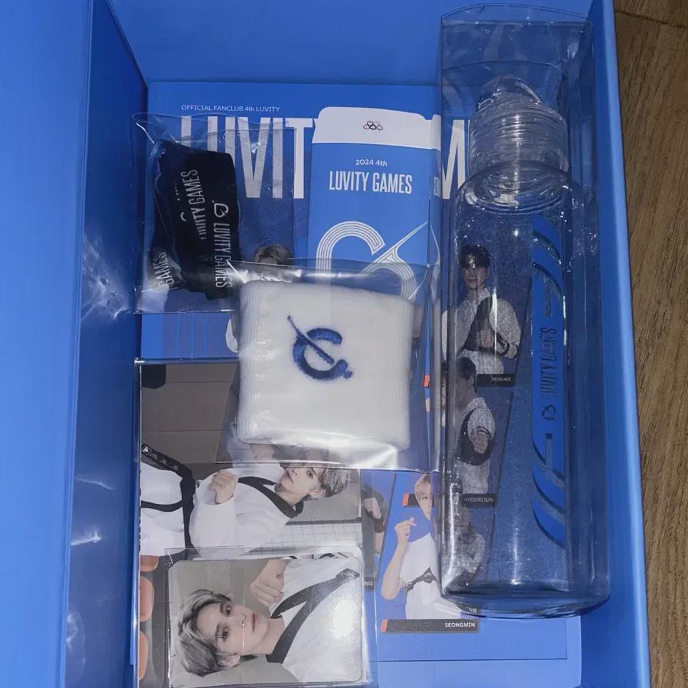 

Cravity Fanclub Lovity 4th Season Fan Club Kit Full Set Unopened