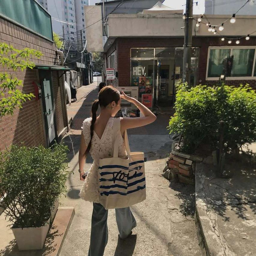 Korea Dongdaemun retro heavy industry three-dimensional crochet sleeveless vest skirt loose and thin a word white dress women