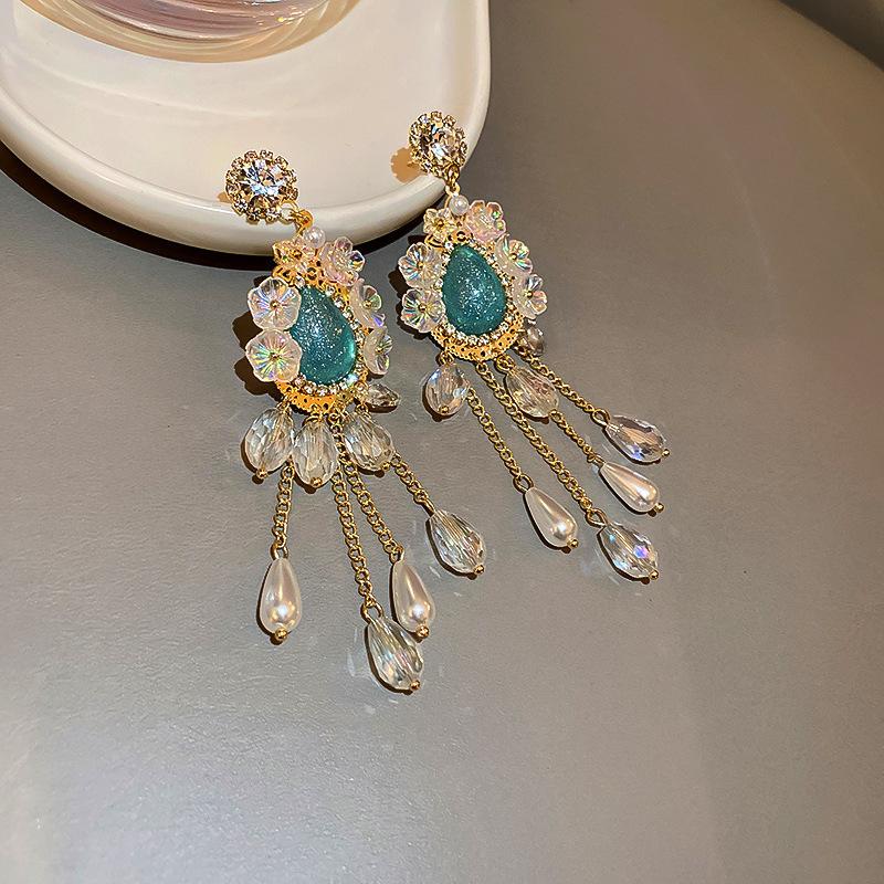 Women Shiny Rhinestone Pearl Geometric Earrings Light Luxury Elegant Temperament French Retro Palace Style Ear Jewelry For Women