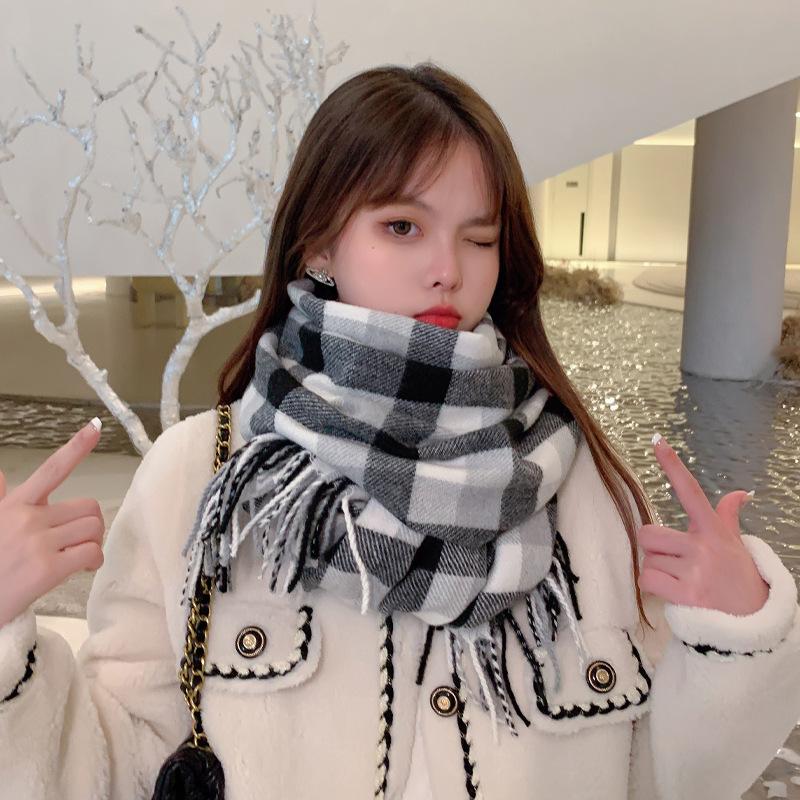Plaid women's scarf winter Korean version of the new versatile British tassel thickened imitation cashmere warm student scarf
