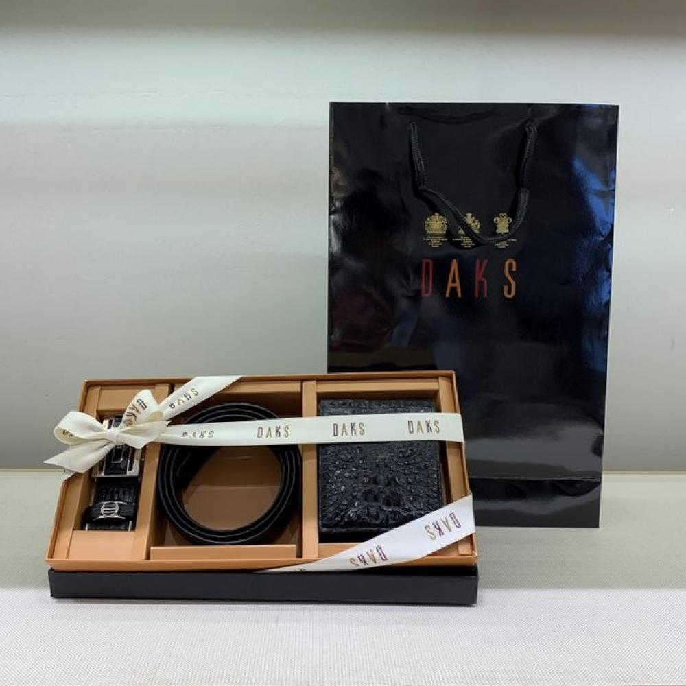 

Daks Wallet Belt Set With Ribbon Packaging + Shopping Bag Dbwa0e713bk Dbbe0e703bk Single option