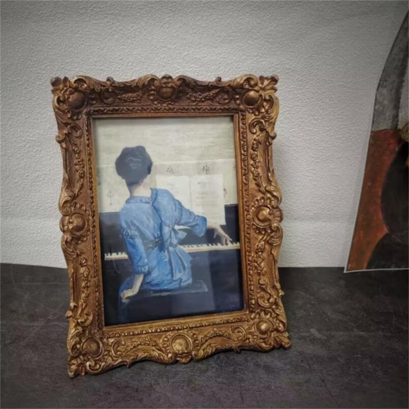 Resins Picture Frame Vintage European Styles Flower Embossed Carvings Photo Frame for Desktop Display or Wall Hanging