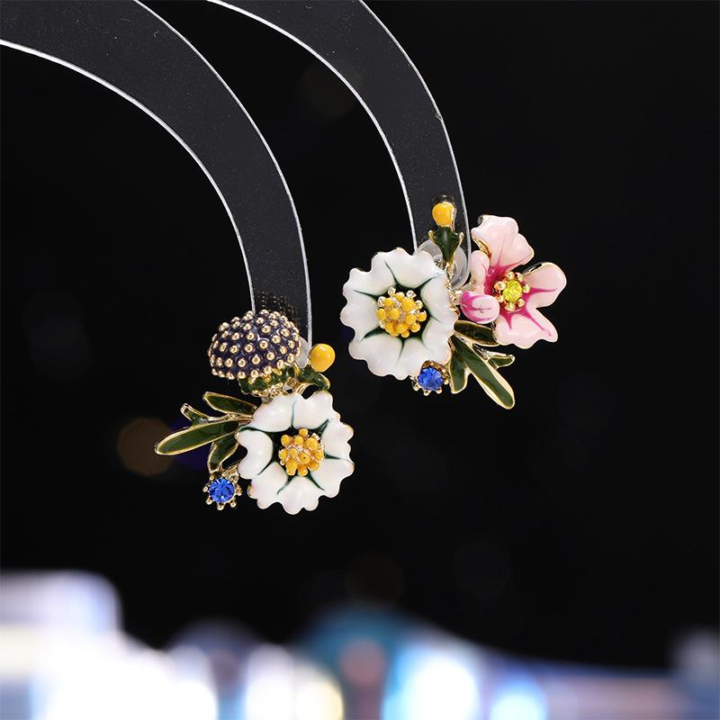 

Серьги-гвоздики из серебра 925 пробы с асимметричным рисунком подсолнуха, маленькие ромашки, супер фея, милый темперамент, универсальные серьги-гвоздики с индивидуальностью