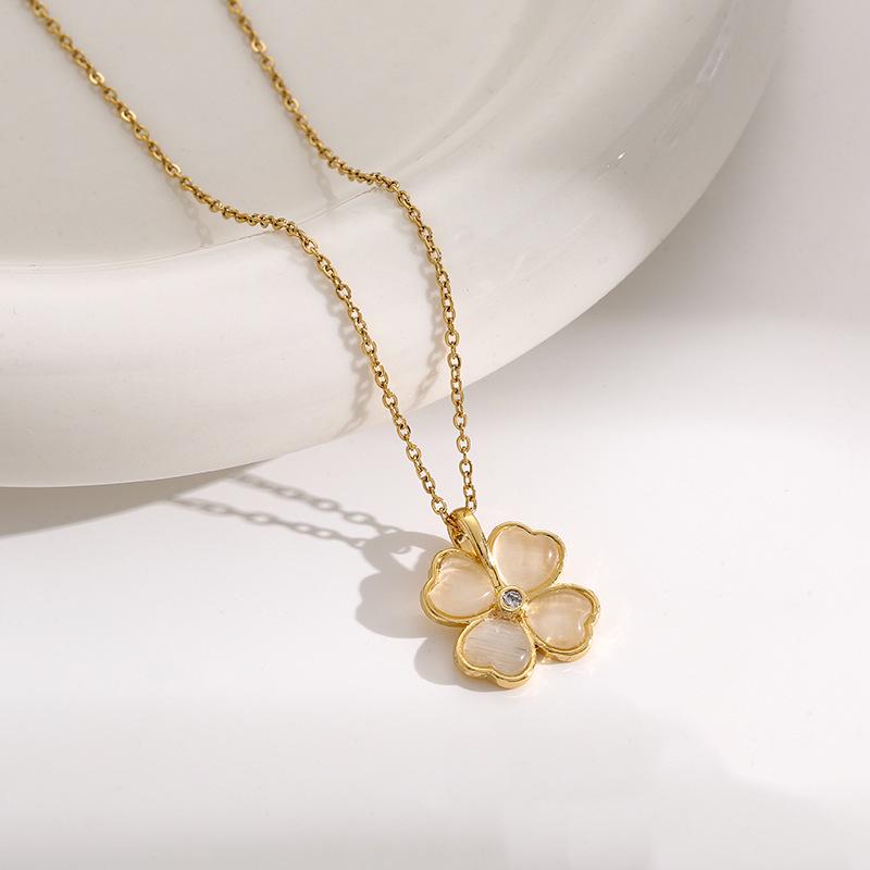 Elegant Gold-Plated Chinese-Style Four-Leaf Clover Necklace with Imitation Hetian Jade Pendant for Women