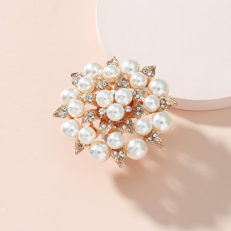 Elegant Temperament Exaggerated Diamond-encrusted Pearl Flower Ring, European and American Fashion Creative Opening Ring