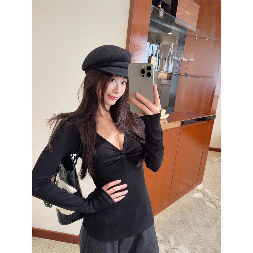 

V-neck Twist Pleated Long Sleeve Slimming Top - Women s Autumn/Winter Versatile Style Medium чёрный
