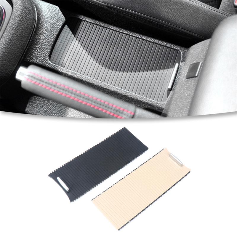Comment remplacer le store de la console centrale dans une Mercedes Classe C ? (Avec vidéo