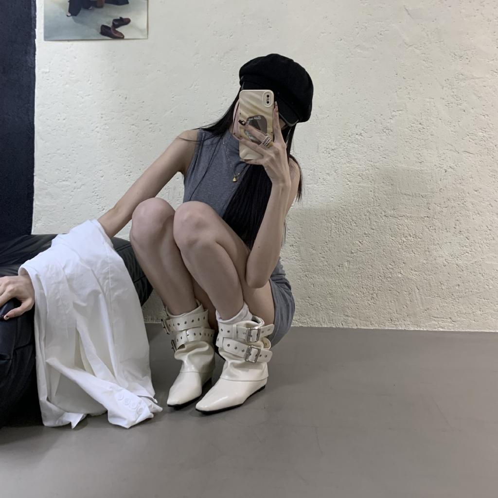 2025 autumn and winter new round head inner slope heel belt buckle low tube thin fashion Martin western women's short boots