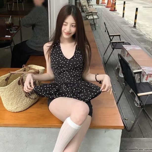 Black Polka Dot Beauty Back V-neck Neck Vest Women's Summer Slim-fit Outer Wear Design Spice Girl Short Inner Top