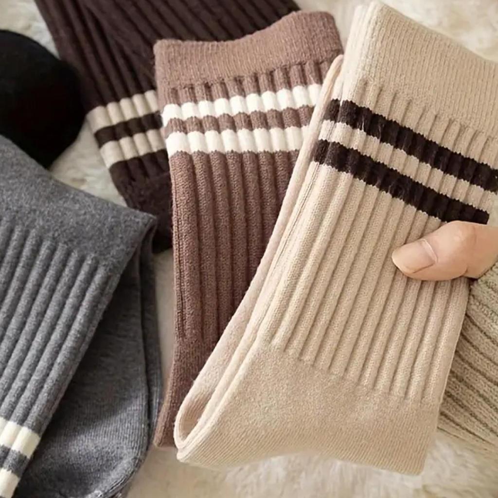 Women's Retro College Style Two-Stripe Mid-Calf Cotton Socks - Autumn/Winter Versatile Slimming Trend