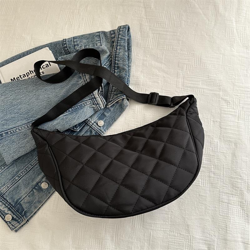 Foreign Style Bag Women's Large Capacity 2025 New Spring Fashion Dumpling Bag Niche Nylon Shoulder Messenger Bag