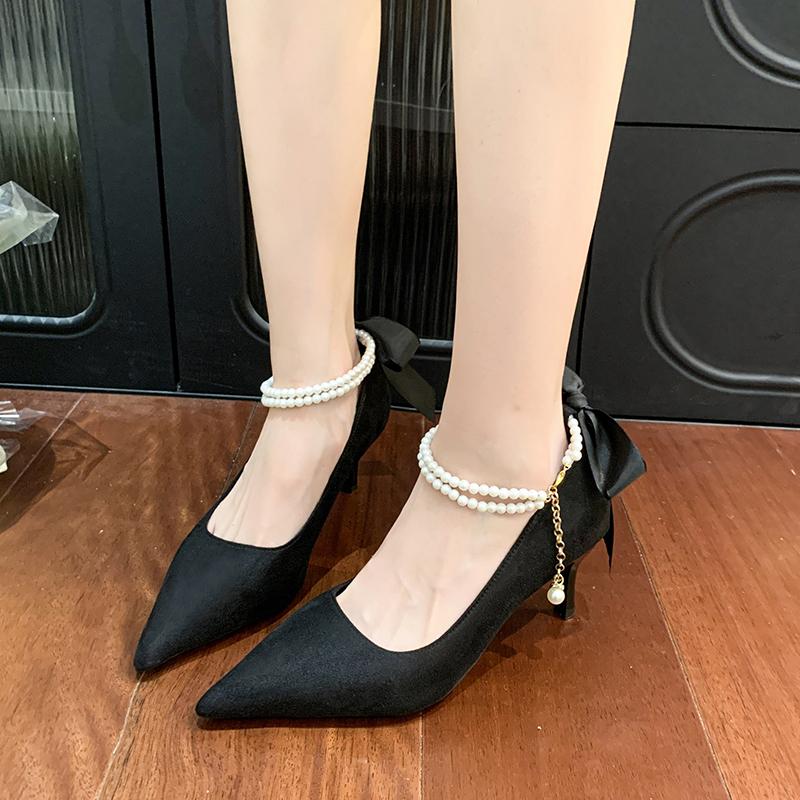 

Туфли на блочном каблуке с одним ремешком из бисера, осенние новинки, с острым носком, с неглубоким вырезом, противоскользящие, износостойкие, на высоком каблуке 34 чёрный