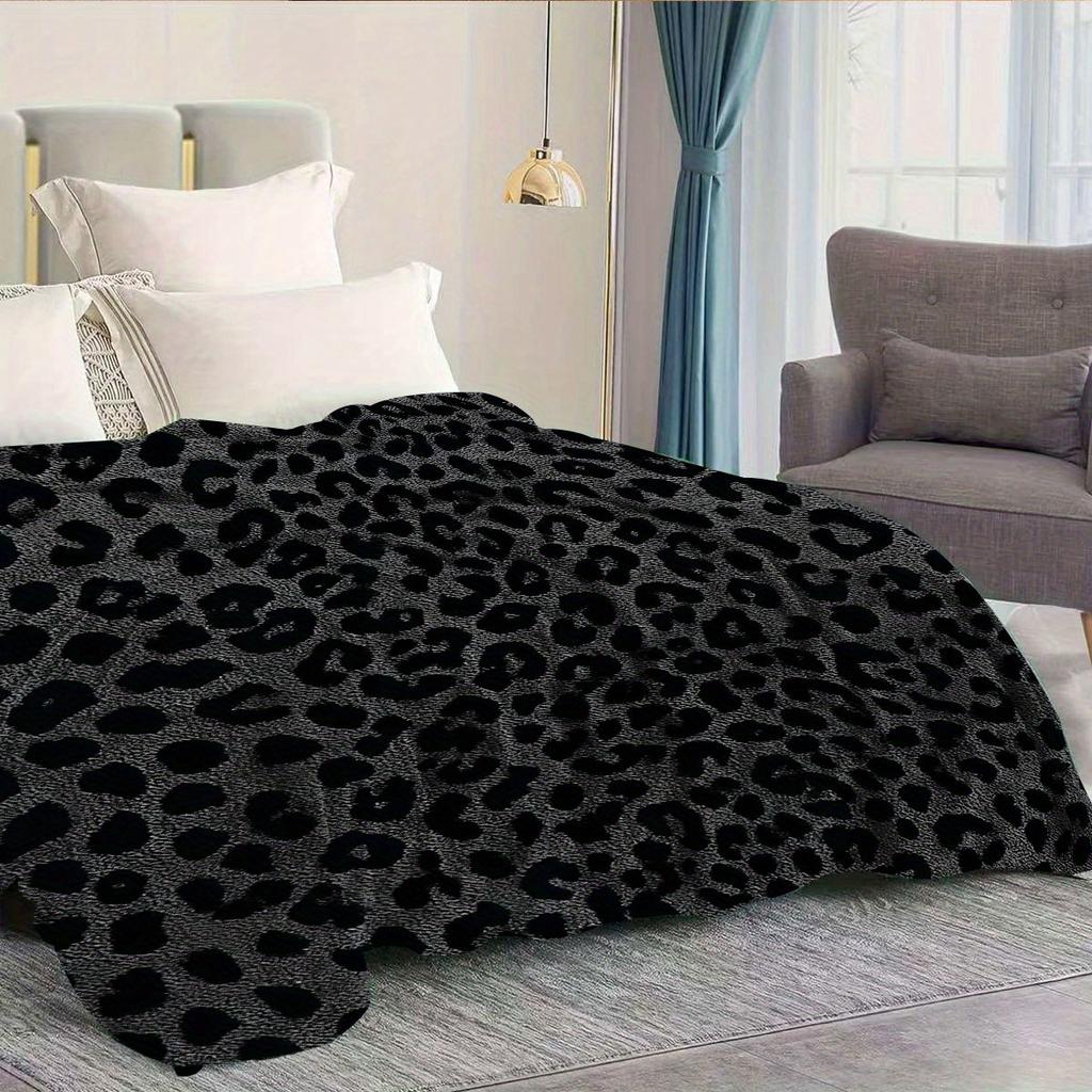 1 Pc Leopard Print Extra Soft Flannel Blanket Is Suitable for Bedrooms Living Rooms Camping Offices Comfortable Christmas Gift