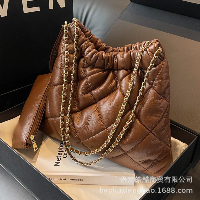 Bag Ladies 2025 New Autumn and Winter Crossbody Large Capacity Bucket Bag Premium Versatile Rhombus Chain Shoulder Bag