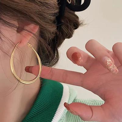 1 Pair Women Ear Hoop Exaggerated Style Large Hoop Earrings Smooth Surface Solid Color Lightweight Hanging Earrings Club Party Ear Jewelry