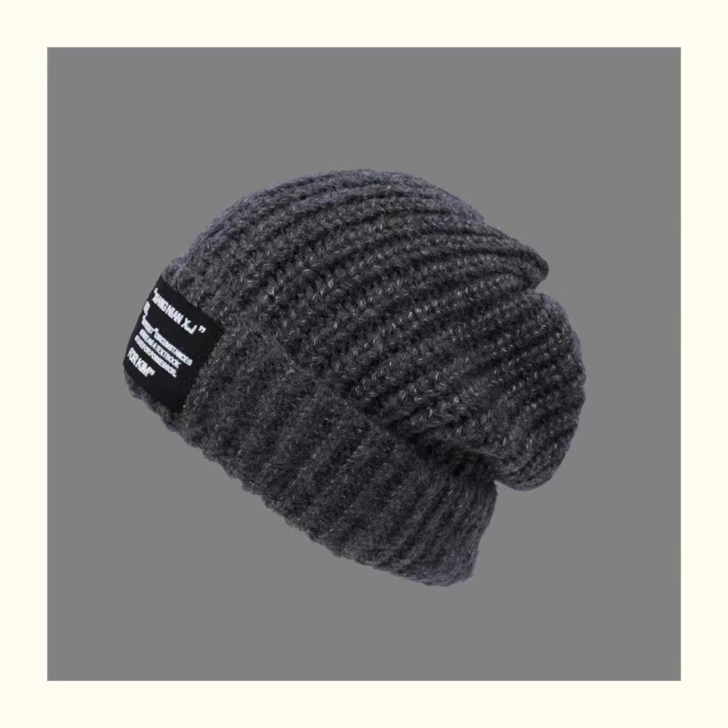Korean version of alphabet cloth label thickened knitted wool hat women's winter big head circumference pullover hat shows a small face