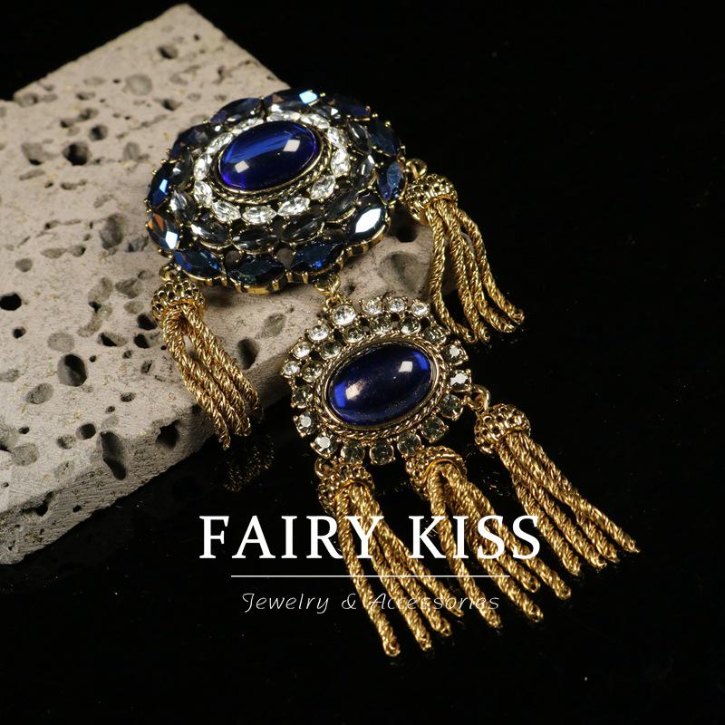 Vintage Gold Distressed Brooch: Rhinestone Tassel Corsage Chest Ornament