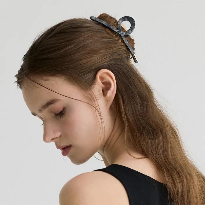 Marble Classic Twist Hair Claw