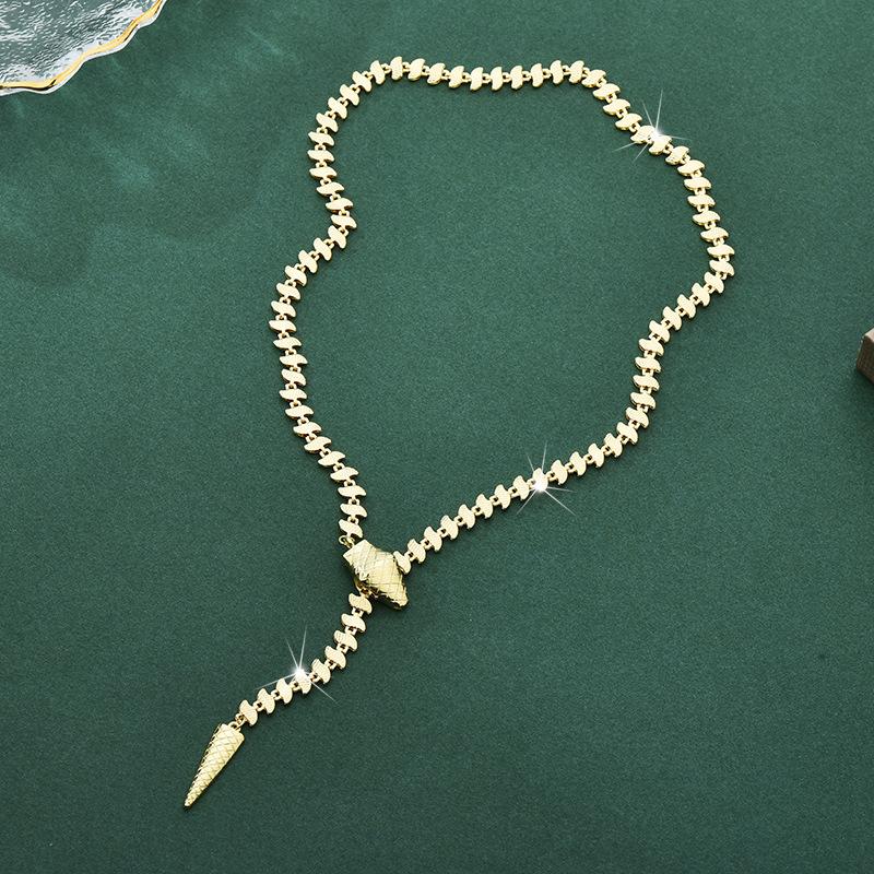 Collier pour femme en forme de serpent de haute qualité