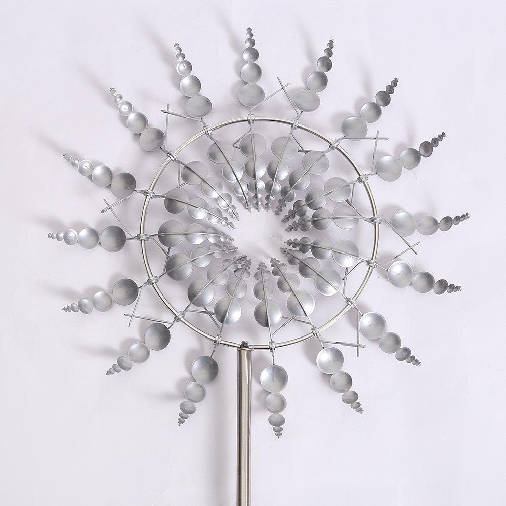 Creative Outdoor Wrought Iron Windmill: Rotating Metal Garden Decoration