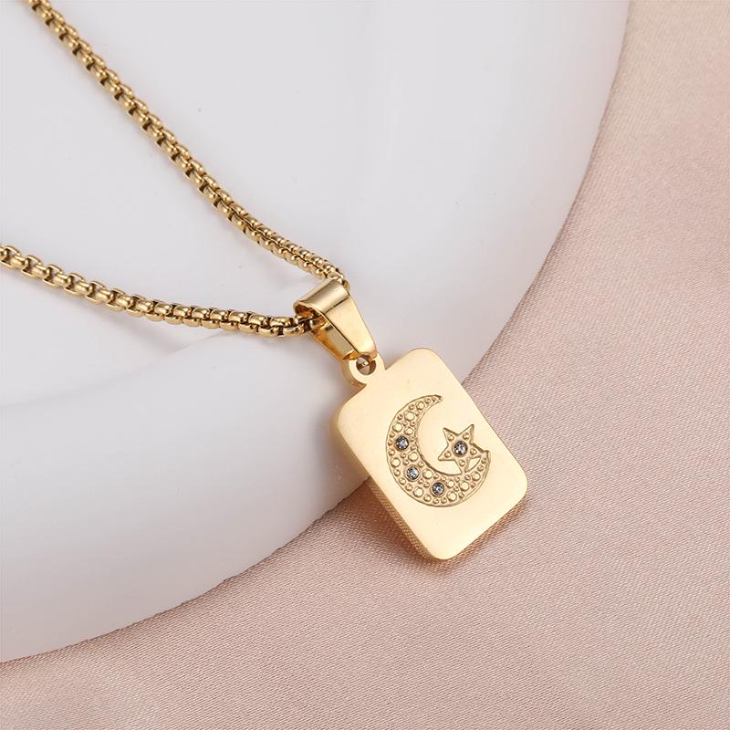 18K Gold Versatile Women's Stainless Steel Square Pendant Necklace - High-End Luxury Accessory