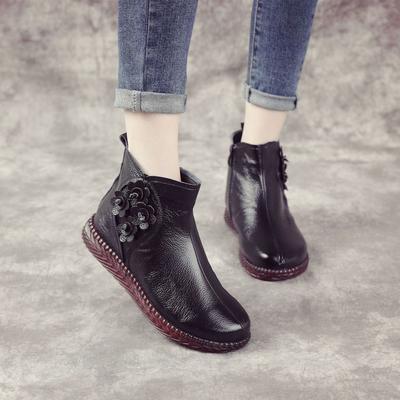 Liquidação de Couro de Vaca Camada Superior Sapatos de Mãe de Sola Reta Coreanos Casuais Botas Curtas de Couro Sola Macia Antiderrapante Meia-idade Idosos