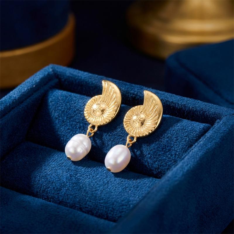 Summer Seaside Conch Imitation Pearl Drop Earrings for Women Handmade Chic Golden Shell Earring Beach Vacation Jewelry Gift