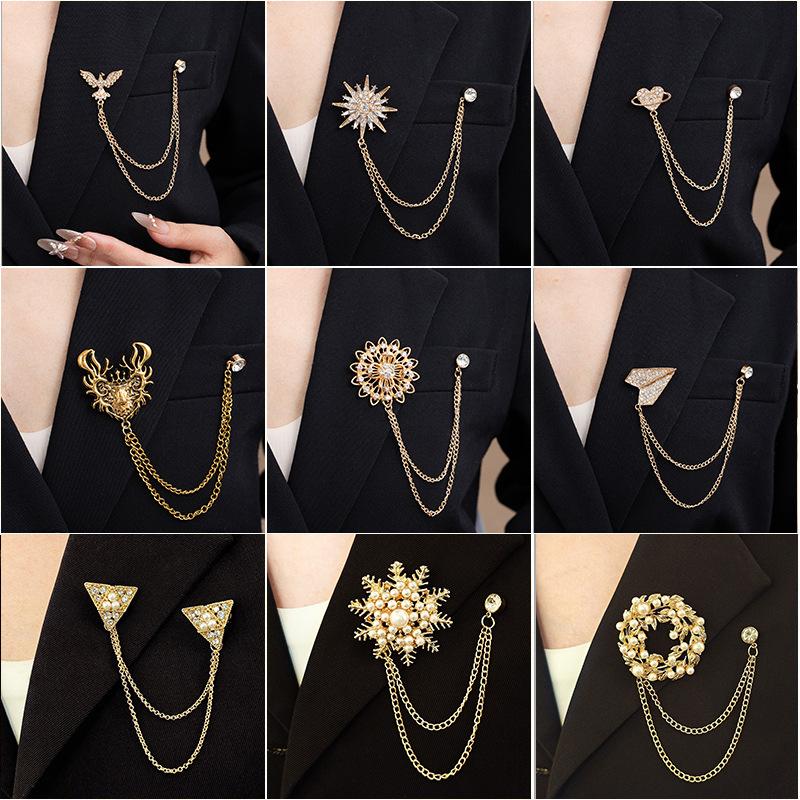 Personalized Brooch with Crystal Heart Brooch for Fashion Snowflake Geometric Creative Suit Pin