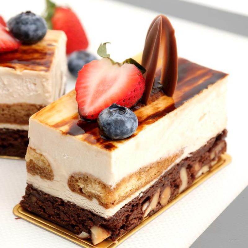 100 Stück/Set Goldene Mousse Matten Boden Schaumstoff Kuchenbodenplatten Pappe Form Dessert Tablett Weihnachts-Kuchen-Dekorationswerkzeuge