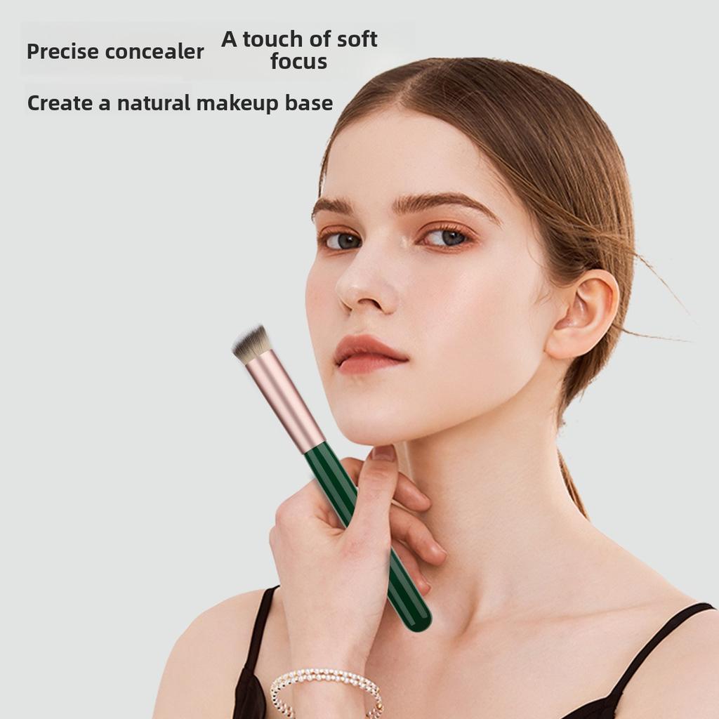 Traceless base makeup brush 170 Oblique head foundation brush 270 Concealer brush 370 Cangzhou eyeshadow brush makeup brush tool