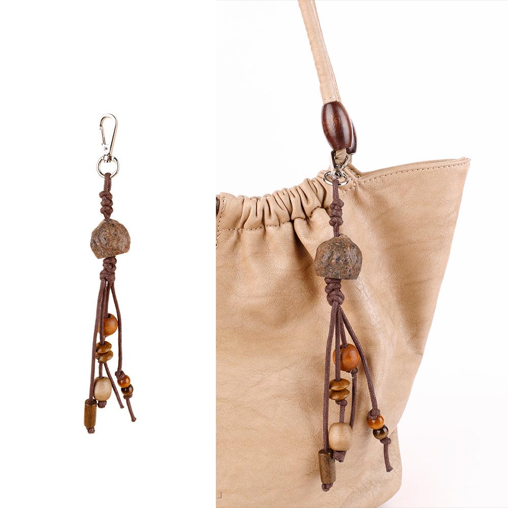 

Wenqi Handmade Wish-Fulfilling Seed Pendant: Natural Fruit Shell Literary Keychain