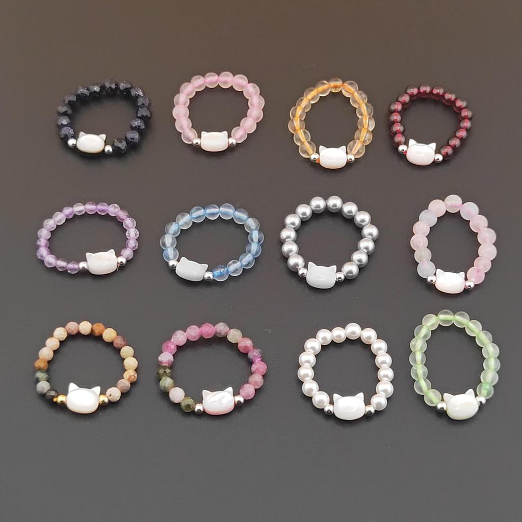 Anello con Perline Gatto: Design Testa di Gatto Bianco e Nero per Donne, Regalo Trendy e Versatile per Amiche.