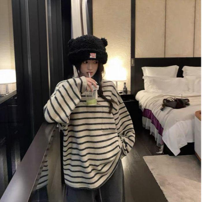 Women's Cozy Striped Round Neck Long Sleeve T-Shirt: Soft, Thick Brushed Fabric for Autumn/Winter Korean Style