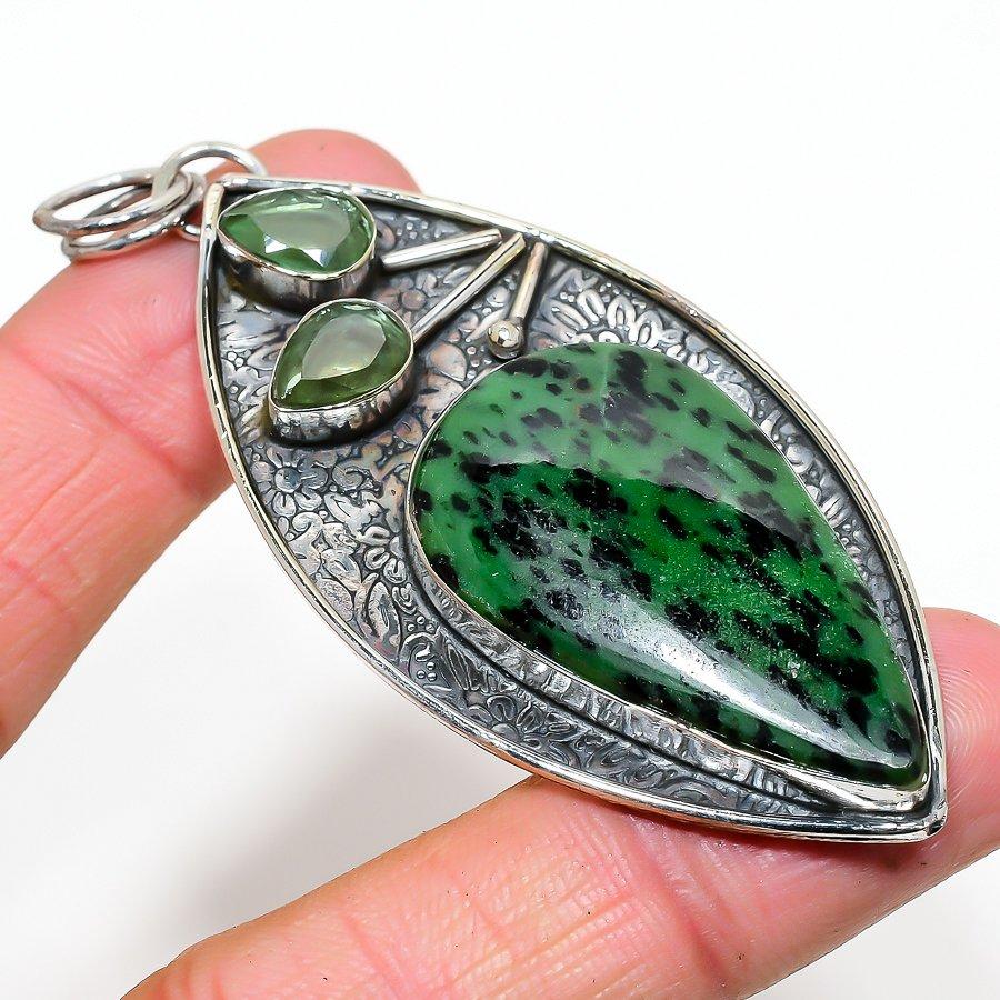 

Подвеска из серебра 925 пробы с рубиновым цоситом и цаворитом, созданная в лаборатории, 3,19 дюйма T4G31