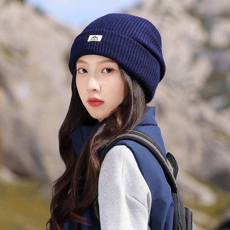 Autumn and Winter Warm Knitted Hats for Men and Women Outdoor Mountaineering and Hiking Ear Protection Pullover Hats Fashionable Commuting Woolen Hats