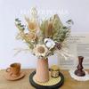 Decoração de casa – Flores e coroas artificiais