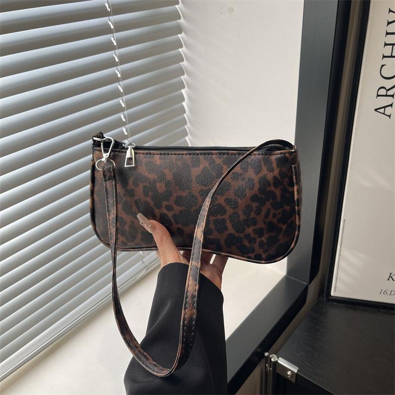 

Трендовые женские сумки 2025 новые европейские и американские ретро нишевый дизайн сумки подмышку модные сумки-мессенджеры на одно плечо сумки-полумесяцы